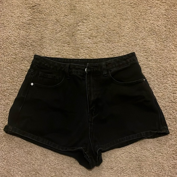 Women shorts - Picture 2 of 2